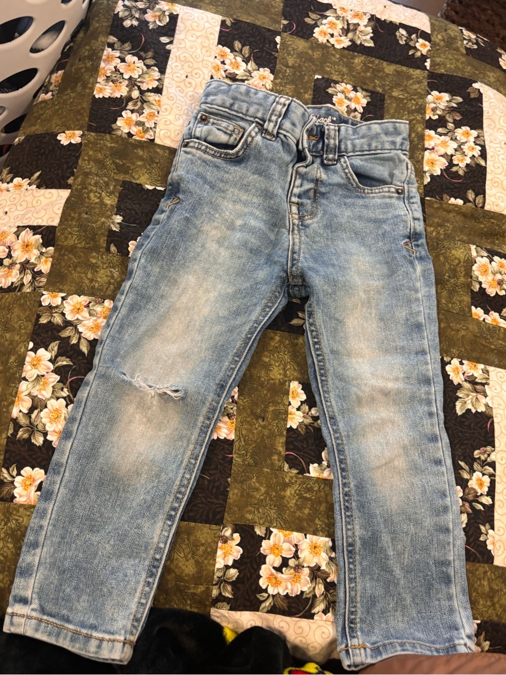 Cat and Jack Light Blue Distressed boys Skinny, Super Stretch   Jeans 3T